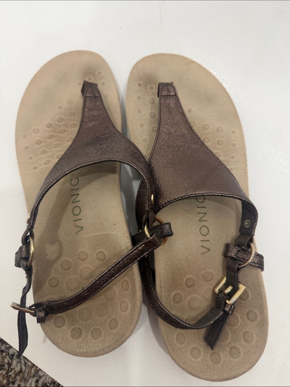 Vionic Kirra Metalic bronze leather thong sandals size 9 - Picture 2 of 10